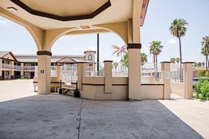 thumbnail: Exterior
