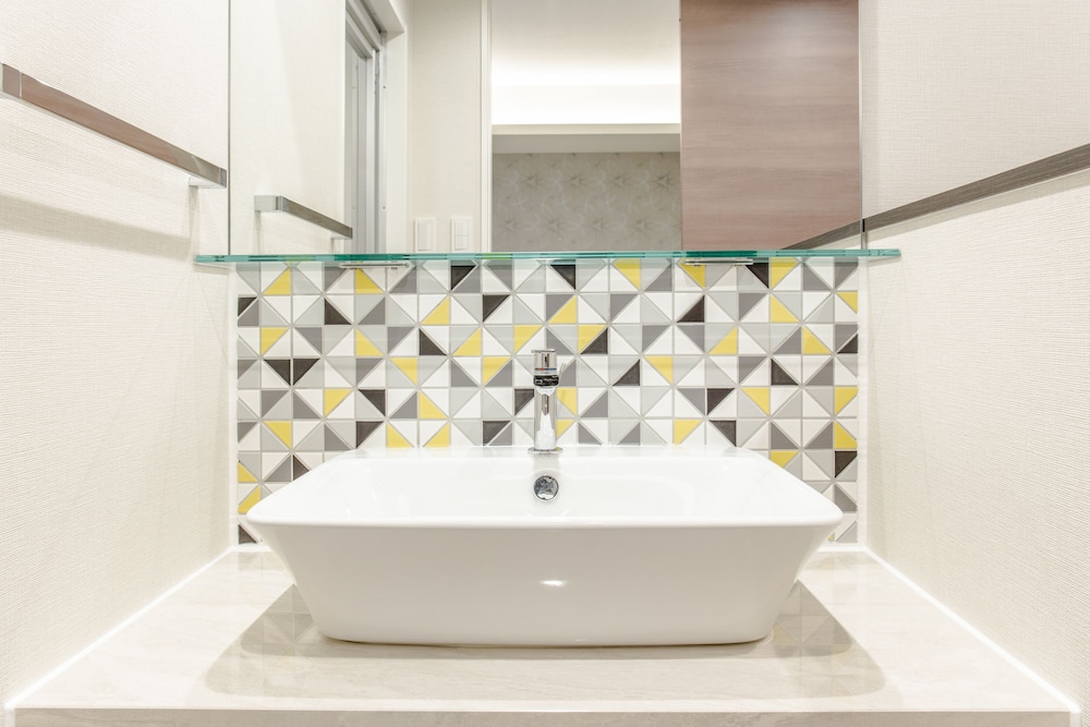 Bathroom sink