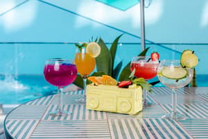 thumbnail: Bar (on property)