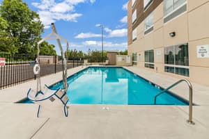 thumbnail: Outdoor pool