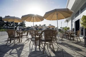 thumbnail: Poolside bar