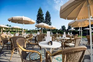 thumbnail: Bar (on property)