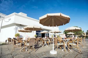 thumbnail: Bar (on property)