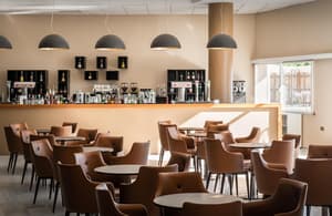 thumbnail: Bar (on property)