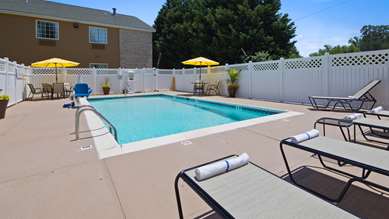 Pool,On-Site,Outdoor/Exterior,Property Amenity,Recreation