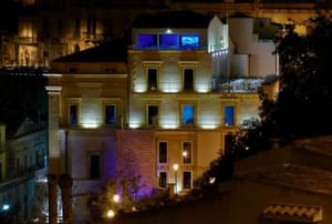 thumbnail: Exterior