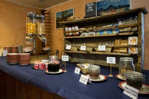 thumbnail: Restaurant
