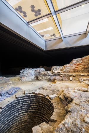 thumbnail: Interior detail