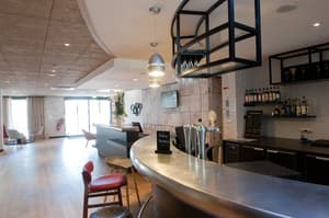 thumbnail: Bar (on property)