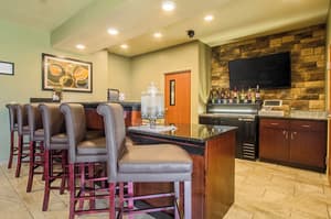 thumbnail: Bar (on property)
