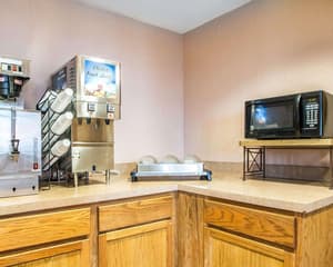 thumbnail: Breakfast area