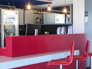 thumbnail: Bar (on property)