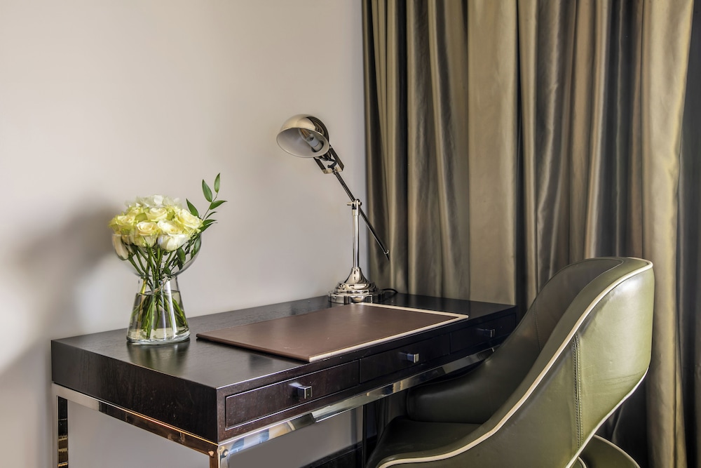 In-room business center