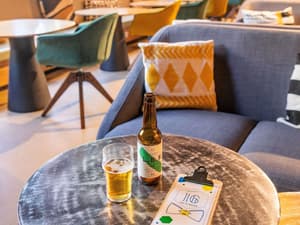thumbnail: Bar (on property)