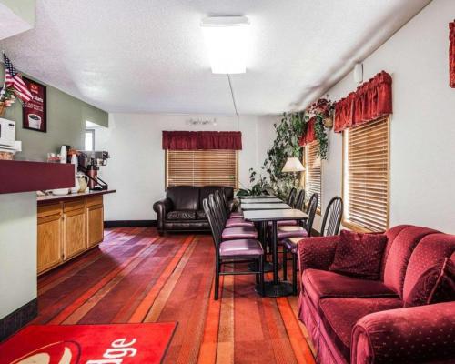 819691687.jpg