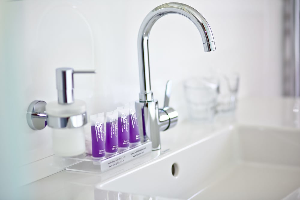 Bathroom sink