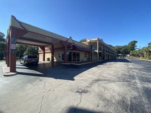 thumbnail: Front of property