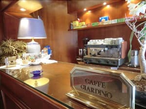 thumbnail: Bar (on property)