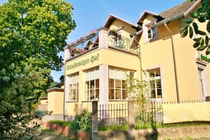 thumbnail: Front of property