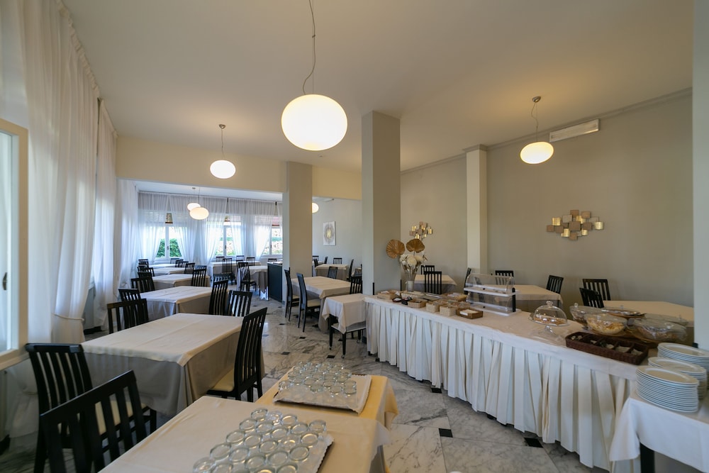 Restaurant-cafeteria