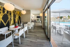 thumbnail: Breakfast area