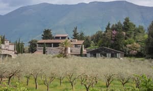 thumbnail: Exterior