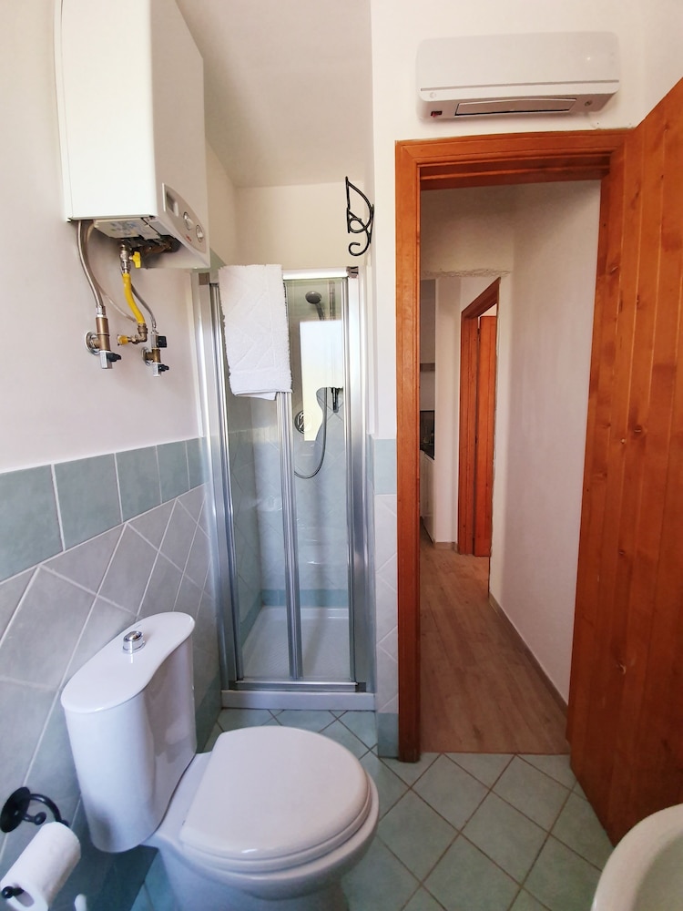 Bathroom shower