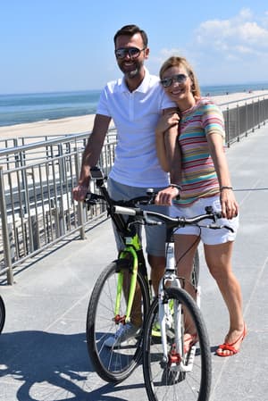 thumbnail: Bicycling