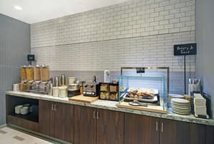 thumbnail: Breakfast area