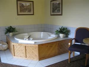 thumbnail: Jetted tub