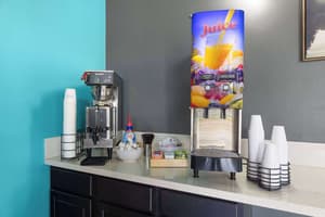 thumbnail: Breakfast area