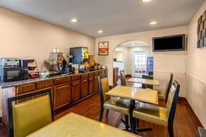 thumbnail: Breakfast area