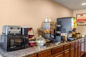 thumbnail: Breakfast area