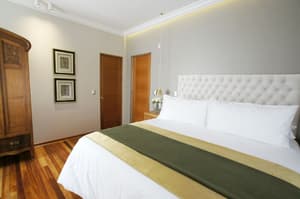 thumbnail: Interior entrance