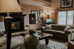 thumbnail: Lobby sitting area
