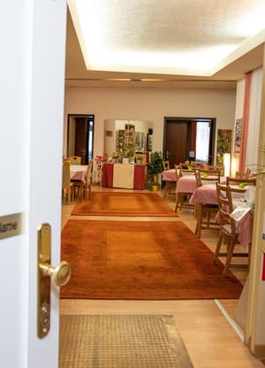 thumbnail: Interior detail