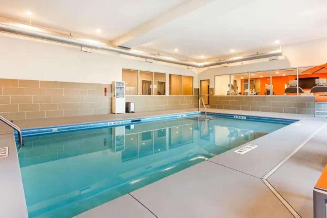 Swimming pool-spa