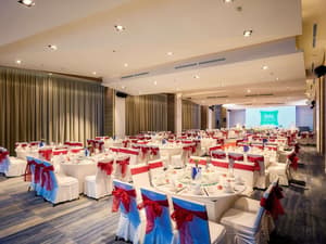 thumbnail: Indoor wedding