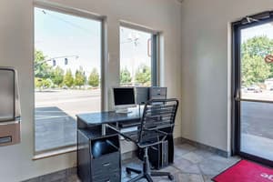 thumbnail: Business center