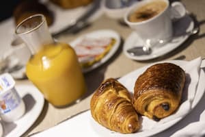 thumbnail: Breakfast area