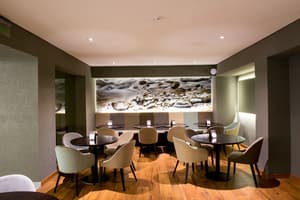 thumbnail: Bar (on property)