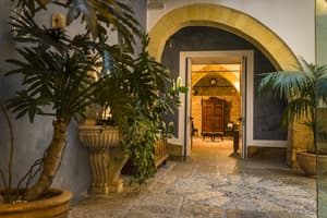 thumbnail: Interior detail