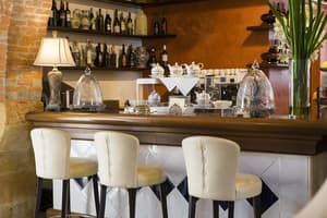 thumbnail: Bar (on property)