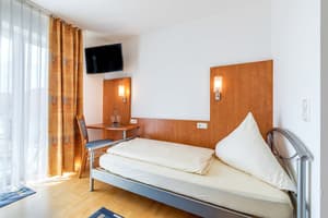 thumbnail: Room service - dining