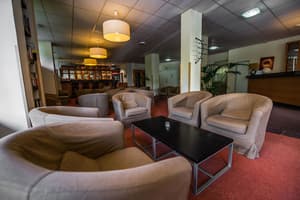 thumbnail: Bar (on property)