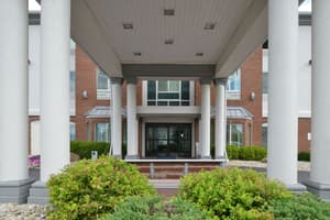 thumbnail: Front of property