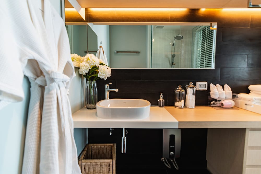 Bathroom amenities