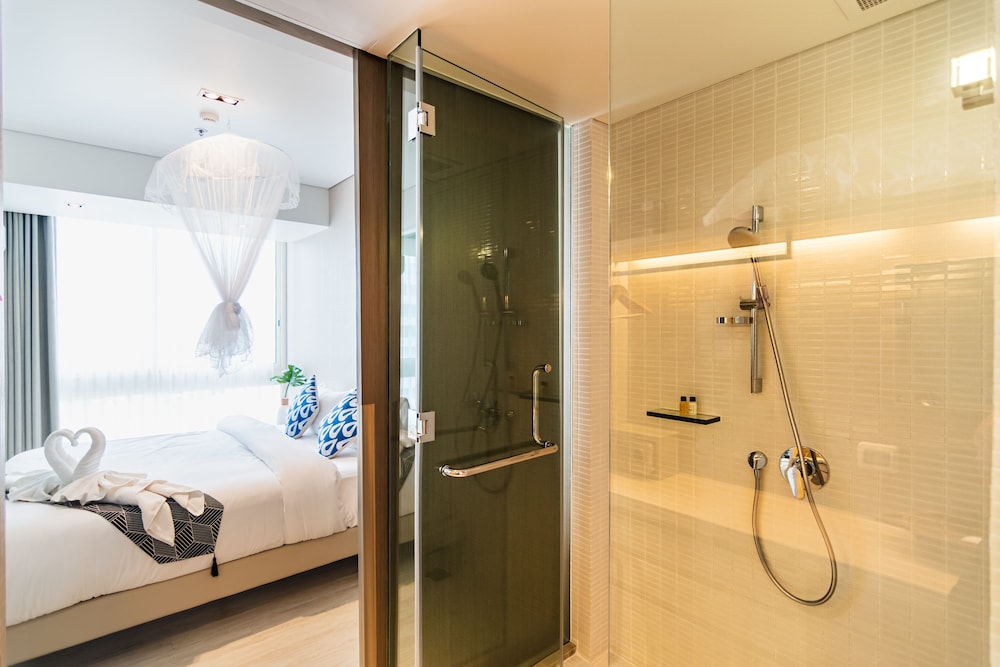 Bathroom shower