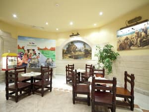thumbnail: Restaurant