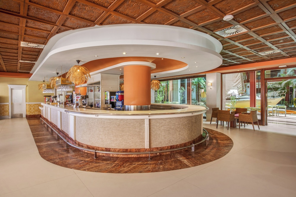 Snack bar